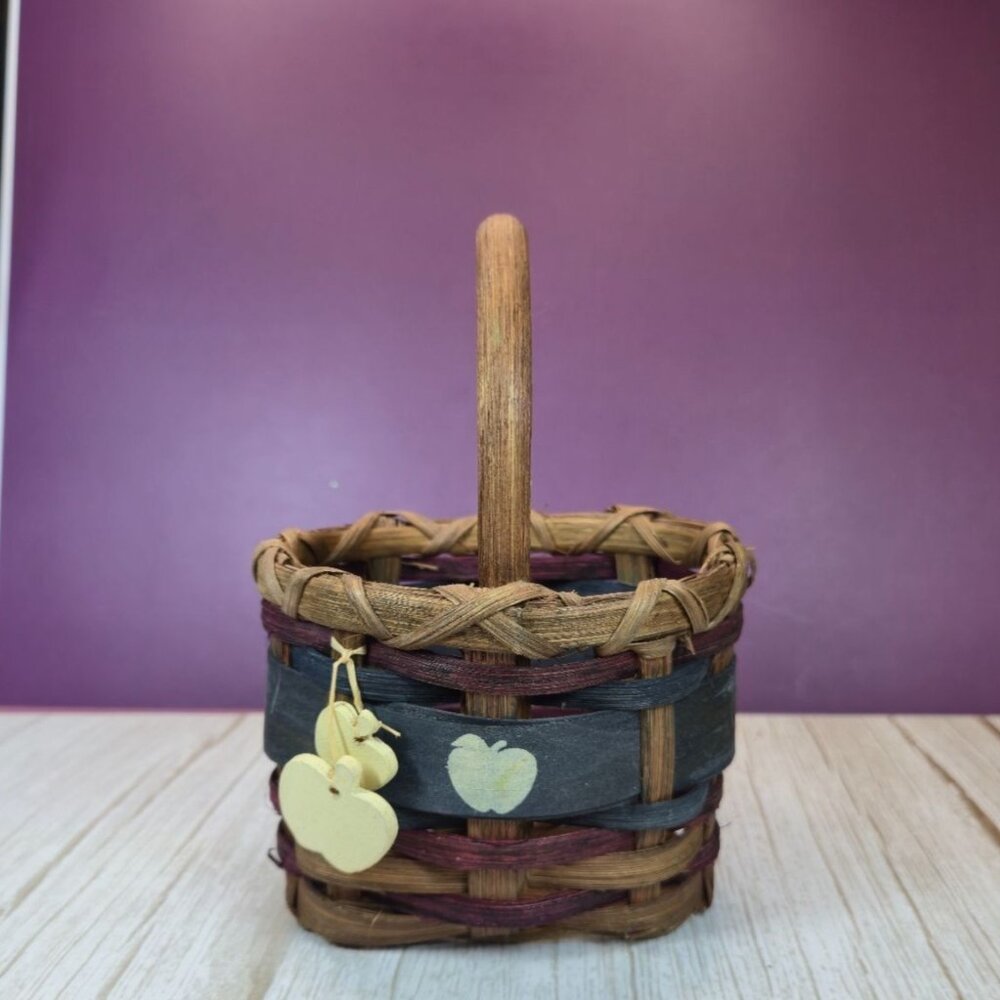 Rustic Wicker Apple Basket Vintage Country Kitchen americana